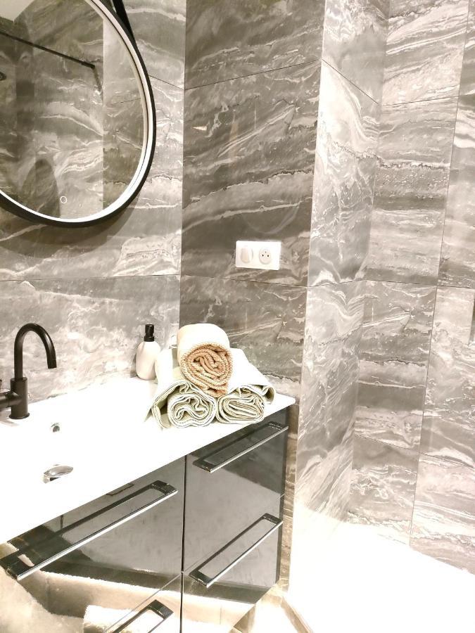 Joli Appartement Port De Ница Екстериор снимка